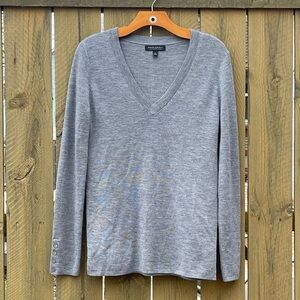 Banana Republic 100% Gray Merino Wool V-Neck Sweater Men’s Large